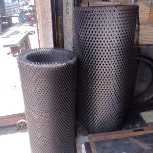 MALLA EXPANDIDA EN ROLLO Y LAMINA