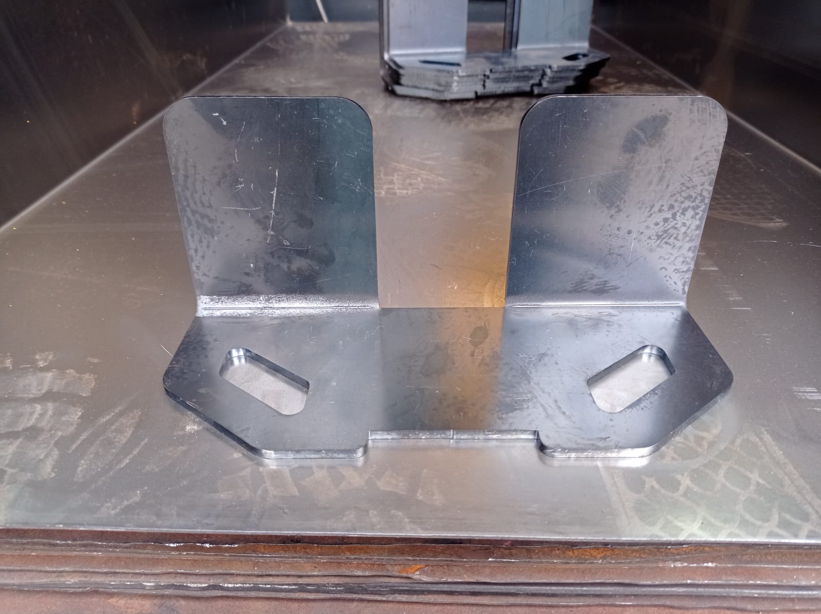 FABRICACIÓN DE ESTRUCTURAS EN LASER